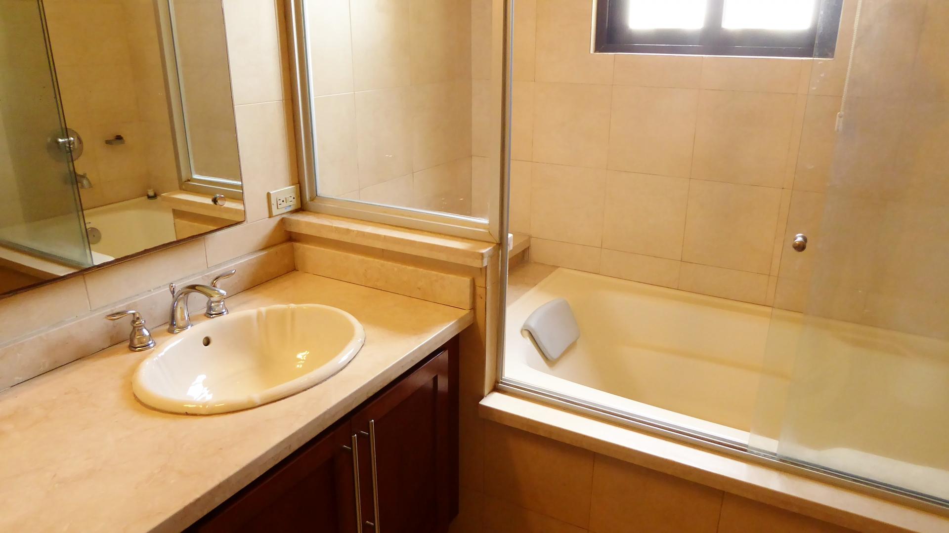 CLAYTON, APARTAMENTO EN EMBASSY VILLAGE, PANAMA