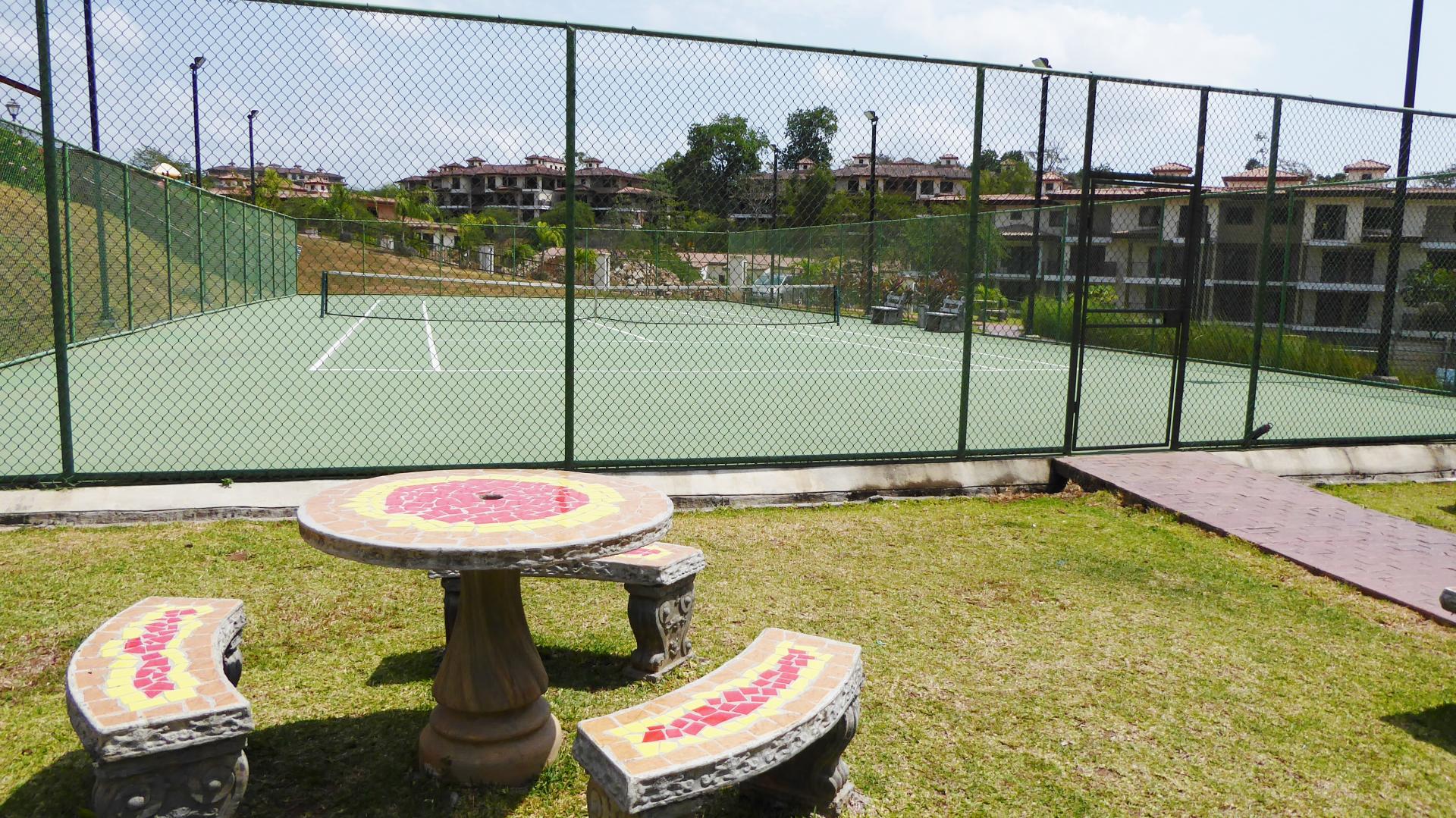 CLAYTON, APARTAMENTO EN EMBASSY VILLAGE, PANAMA