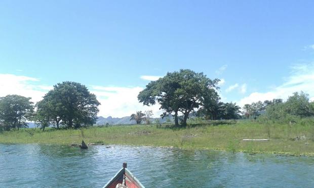 PANAMA, CHEPO, ISLAND IN LAGO BAYANO (BAYANO LAKE) OF 82.75 HECTARES (204 ACRES).