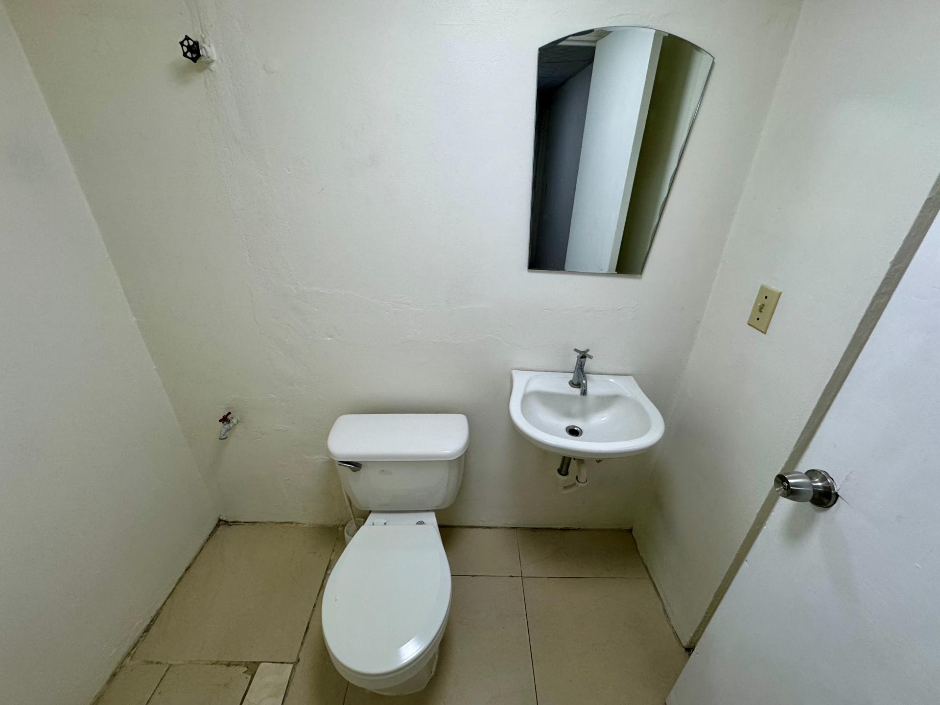 CENTRO COMERCIAL PLAZA PAITILLA OFFICE SPACE FOR RENT 6E 5,72m2