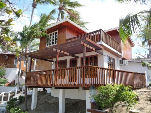 Oceanfront villa on Contadora Island