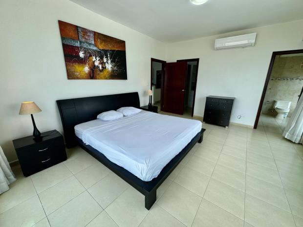 GRANDBAY TOWER, 1 BEDROOM APARTMENT FOR RENT WITH DIRECT OCEAN VIEWS