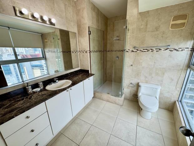 GRANDBAY TOWER, 1 BEDROOM APARTMENT FOR RENT WITH DIRECT OCEAN VIEWS