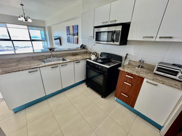 GRANDBAY TOWER, 1 BEDROOM APARTMENT FOR RENT WITH DIRECT OCEAN VIEWS
