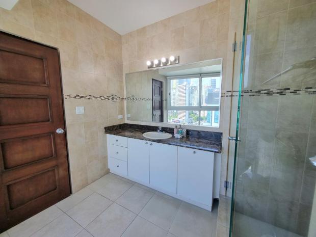 PANAMA CITY AVENIDA BALBOA GRANDBAY 1 BDRM BAY VIEW