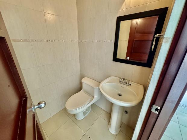 GRANDBAY TOWER, 1 BEDROOM APARTMENT FOR RENT WITH DIRECT OCEAN VIEWS