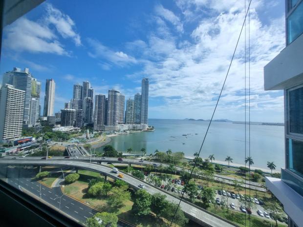 GRANDBAY TOWER, 1 BEDROOM APARTMENT FOR RENT WITH DIRECT OCEAN VIEWS