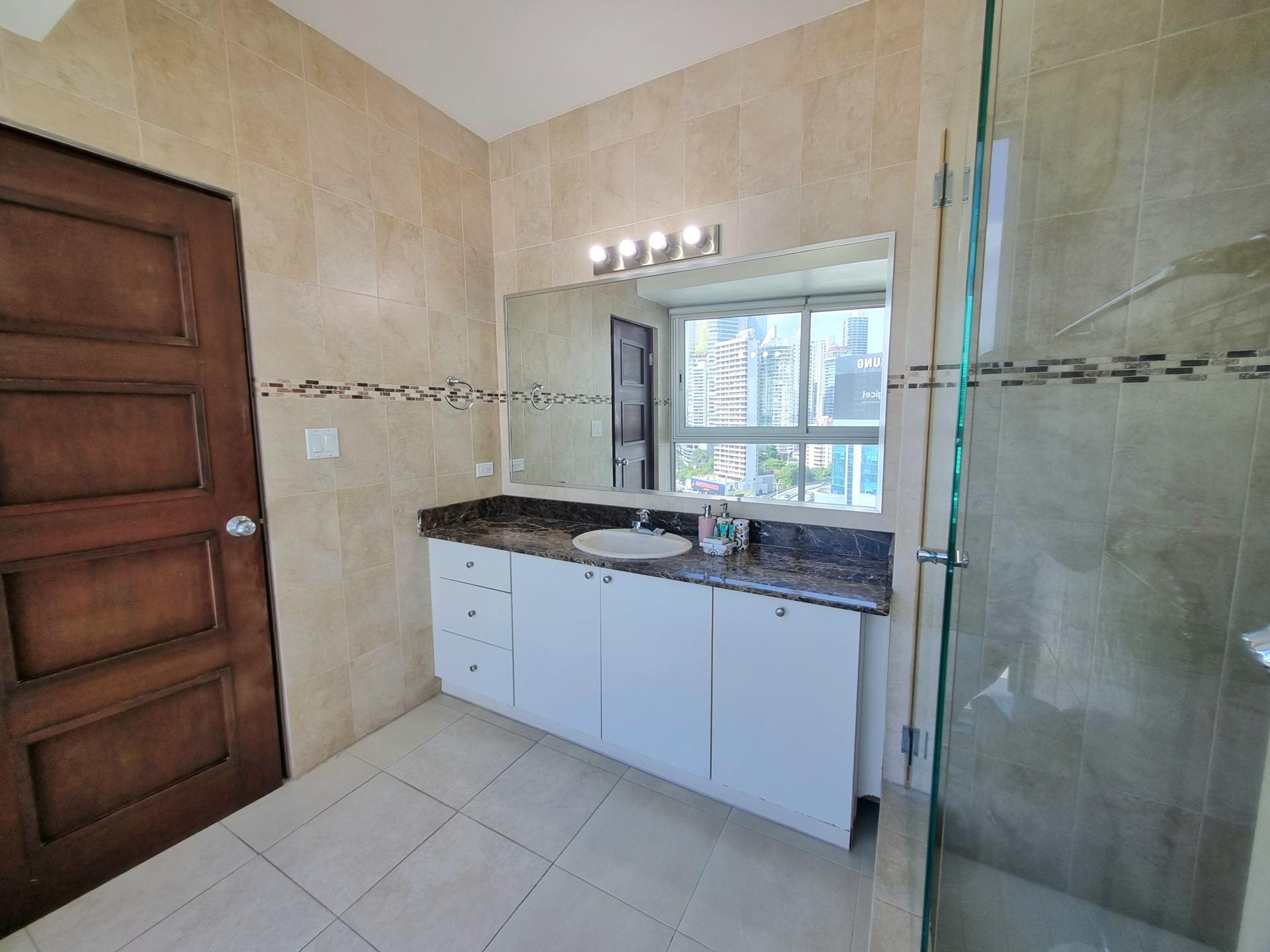 PANAMA CITY AVENIDA BALBOA GRANDBAY 1 BDRM BAY VIEW