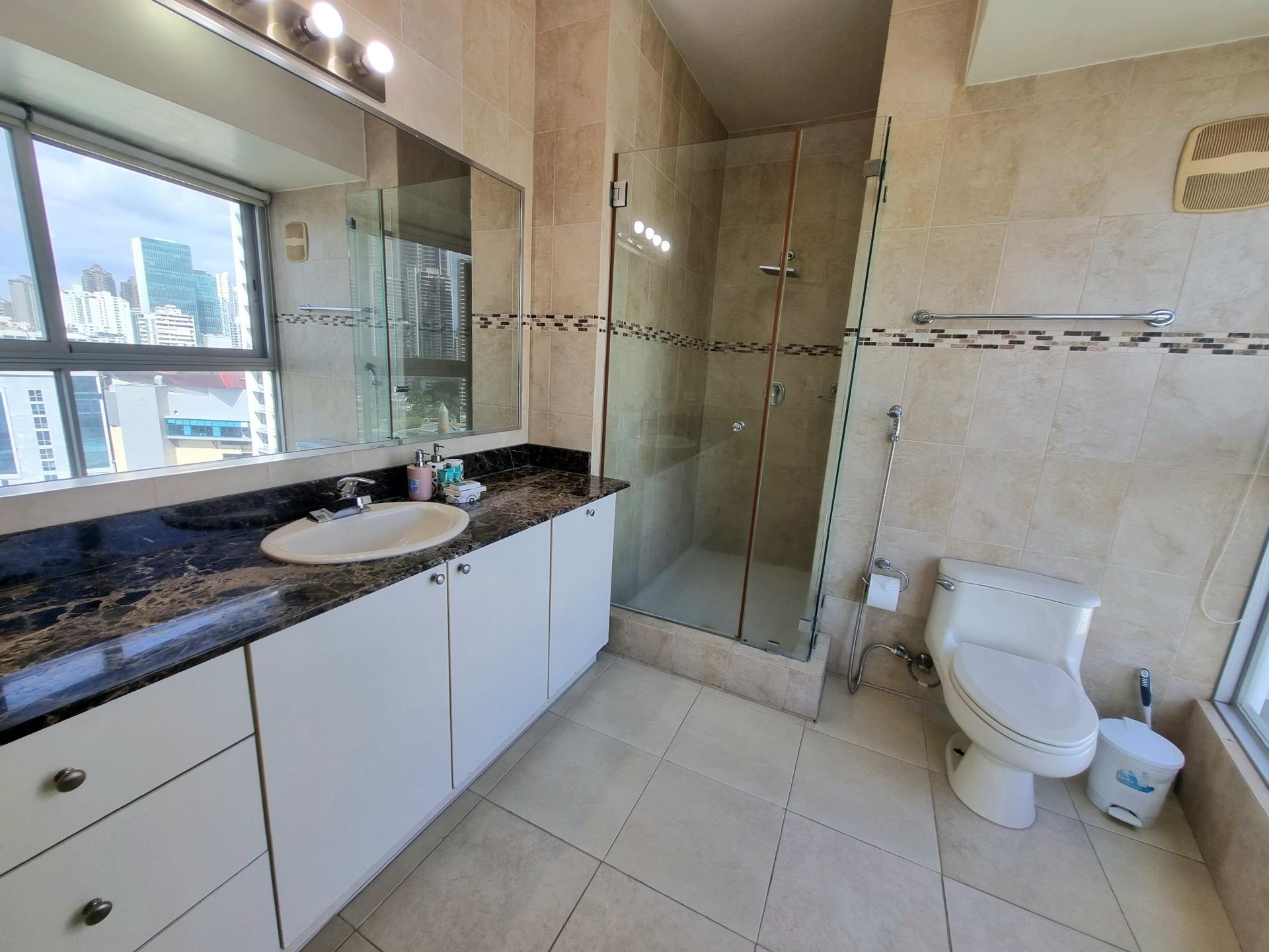 PANAMA CITY AVENIDA BALBOA GRANDBAY 1 BDRM BAY VIEW