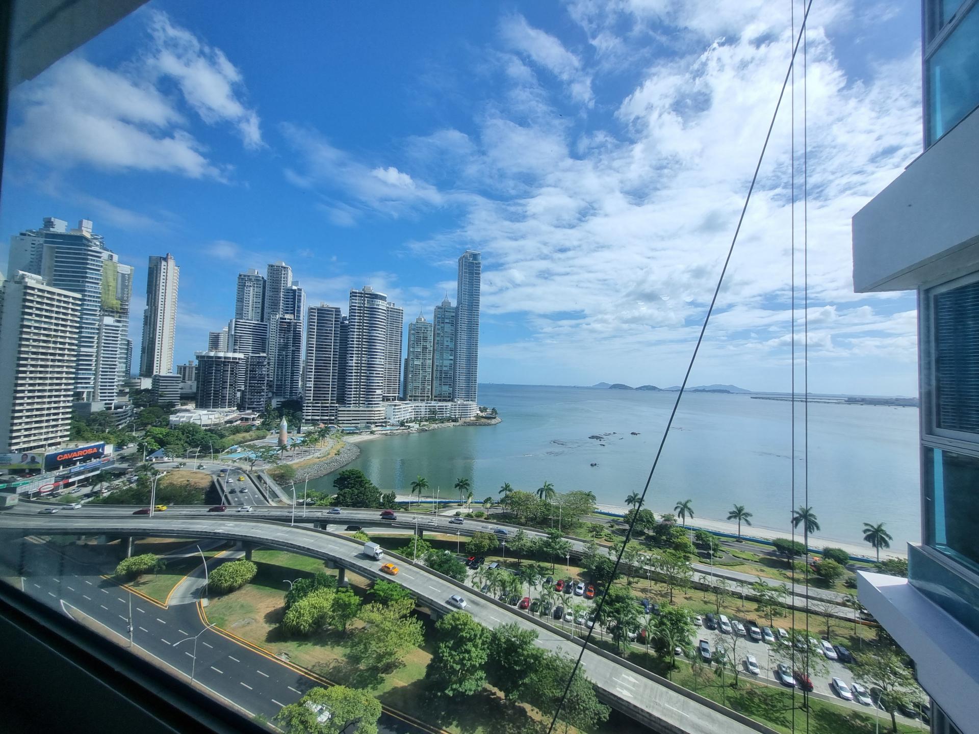 PANAMA CITY AVENIDA BALBOA GRANDBAY 1 BDRM BAY VIEW