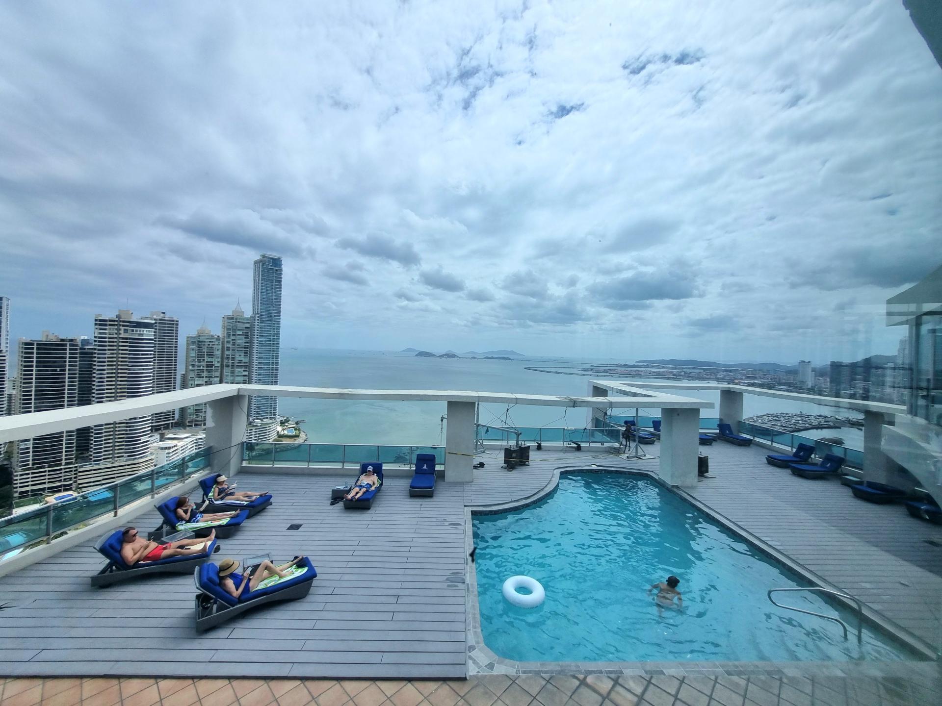 PANAMA CITY AVENIDA BALBOA GRANDBAY 1 BDRM BAY VIEW