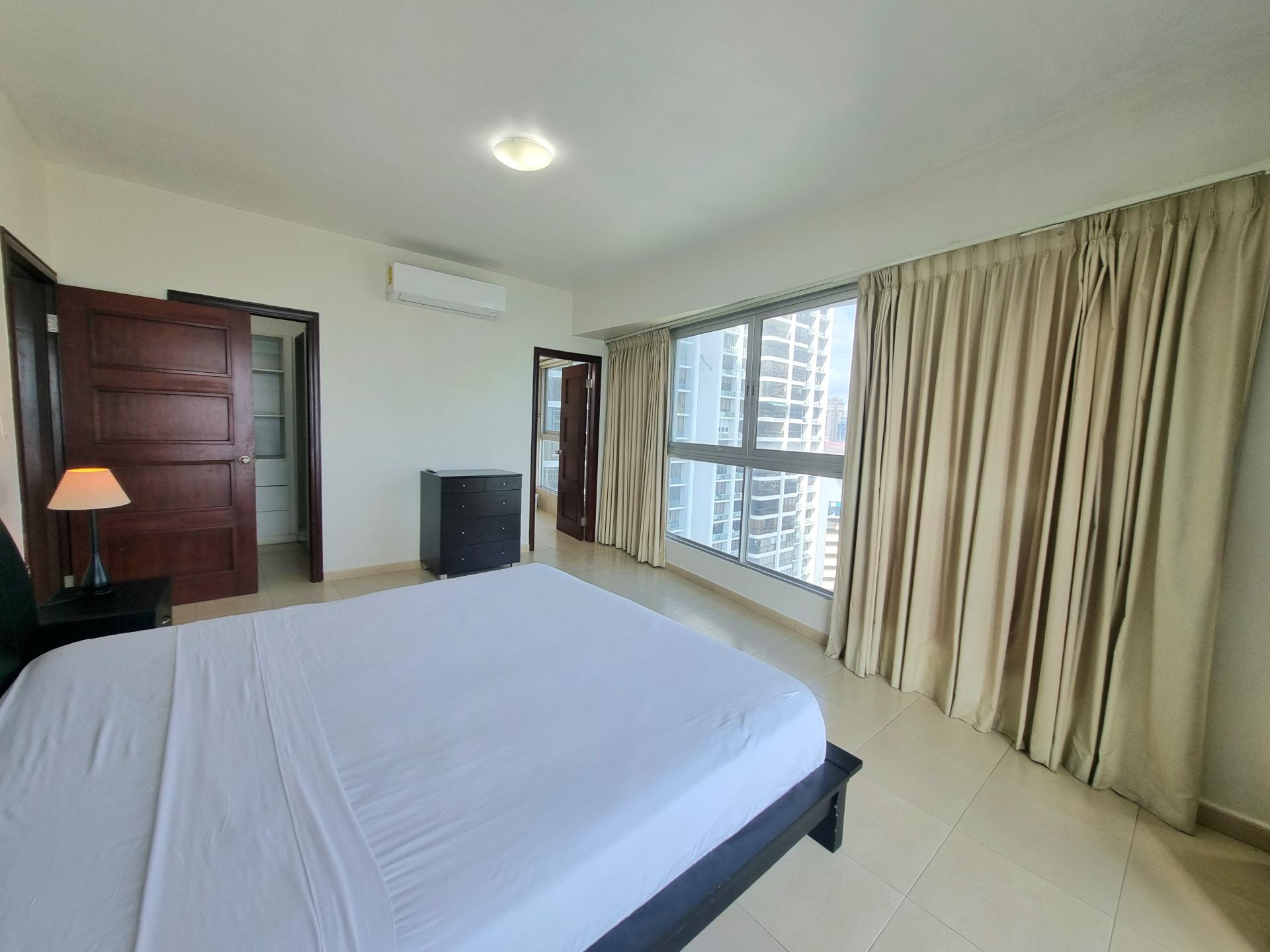 PANAMA CITY AVENIDA BALBOA GRANDBAY 1 BDRM BAY VIEW