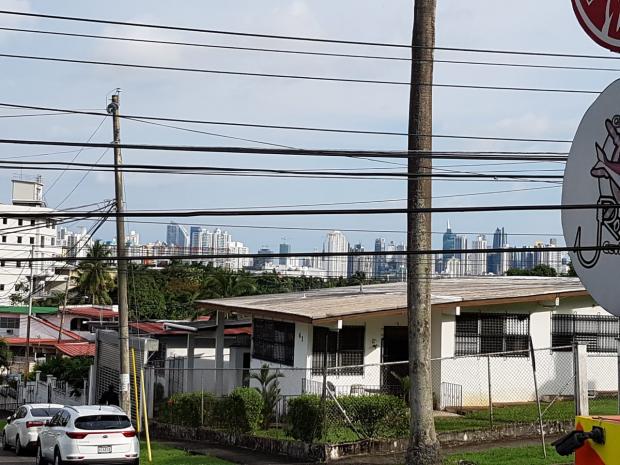 BETANIA, COMMERCIAL BUILDING IN A CORNER LOT, CITY OF PANAMA.