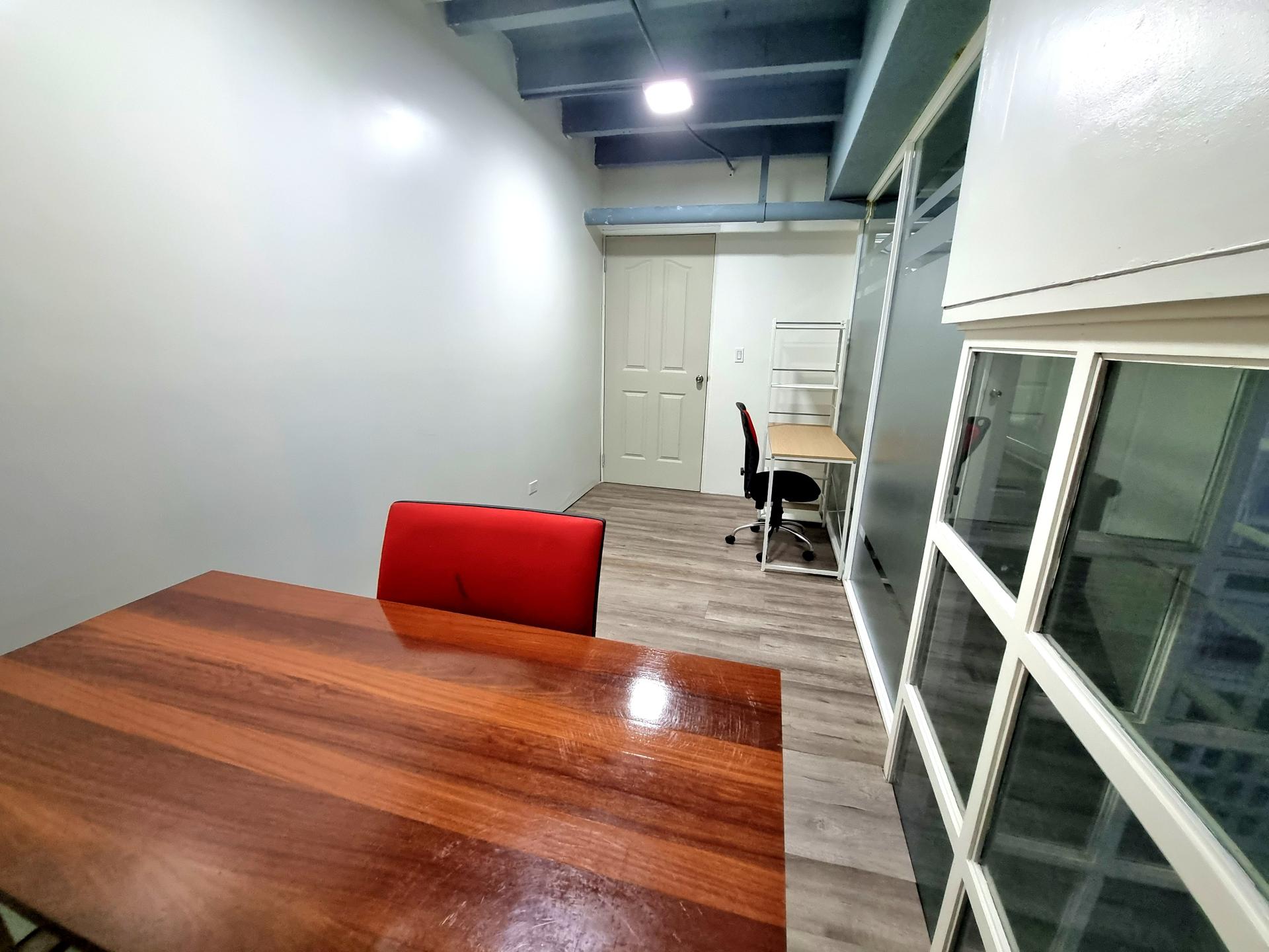 PANAMA PLAZA PAITILLA OFFICE FOR RENT 33D2 6.44 m2