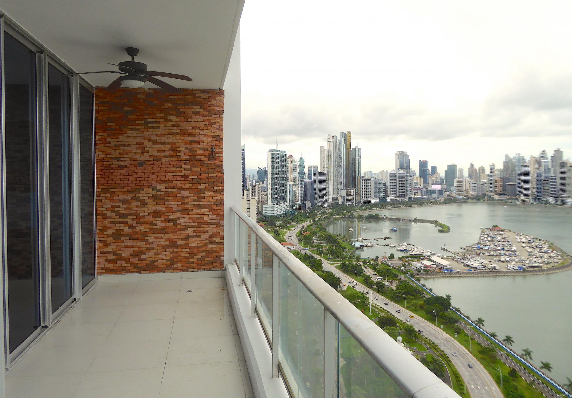 DESTINY OCEAN FRONT 2 BED CONDO RENTAL