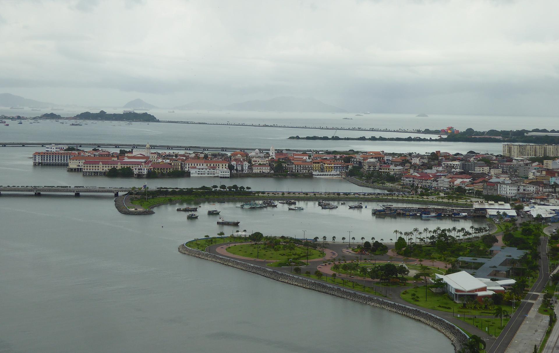 DESTINY OCEAN FRONT 2 BED CONDO RENTAL