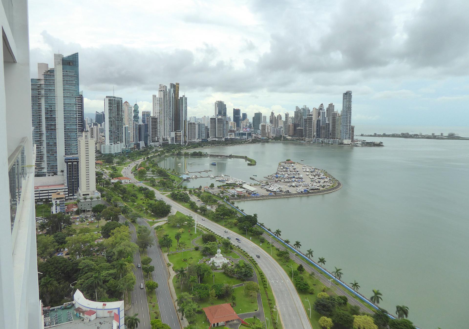 DESTINY OCEAN FRONT 2 BED CONDO RENTAL