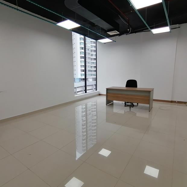RBS TOWER OFFICE SPACE - 501A FOR RENT