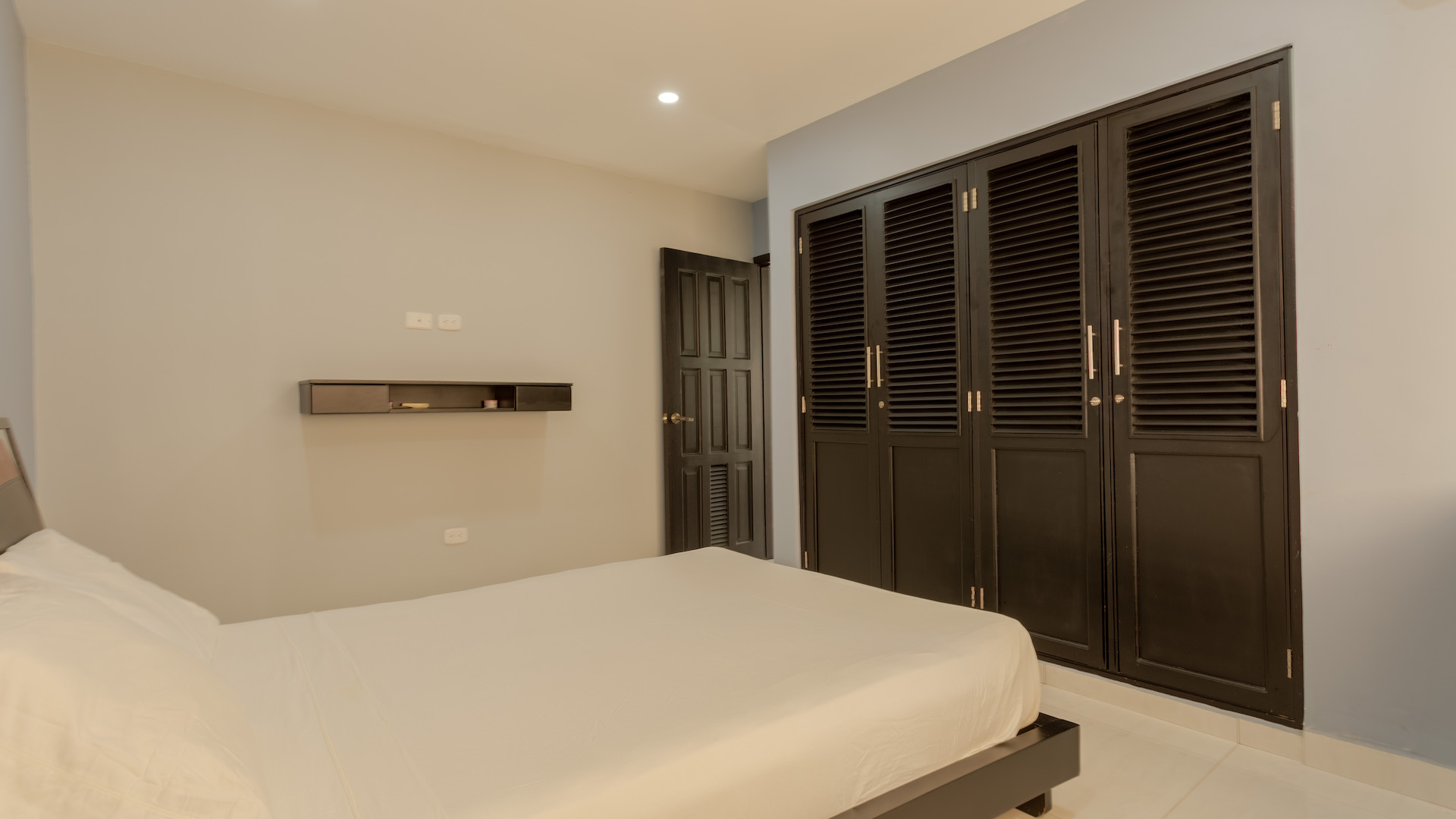 CARTAGENA – Bocagrande Ocean Front – Affordable 3 bedroom