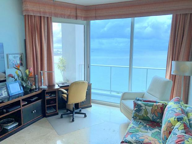 Destiny  3 dormitorios Apartamento con espectacular vista al mar.