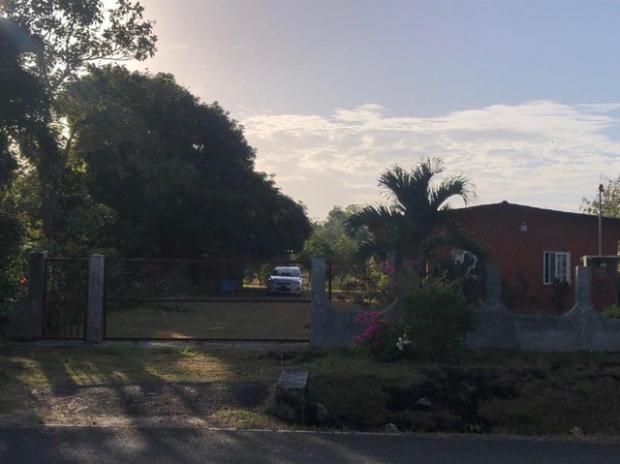 COCLE ANTON FARM HOUSE IN EL RETIRO COUNTRY SIDE FOR SALE