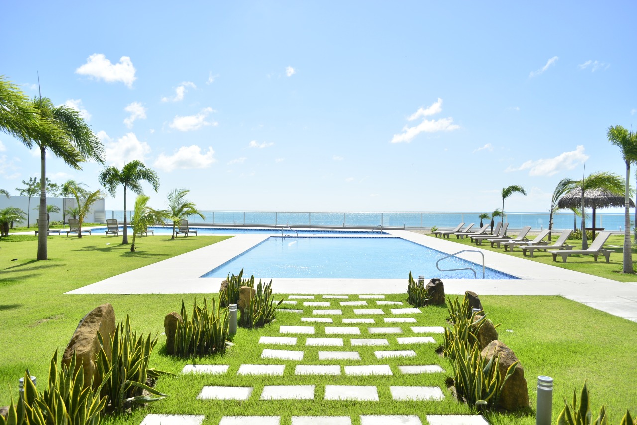 PANAMA GORGONA ROYAL PALM UNITS WITH OCEAN VIEWS