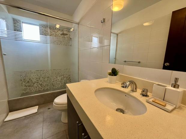 EXCELLENT DUPLEX 1 BEDROOM WITH SOUND PROOF WINDOWS