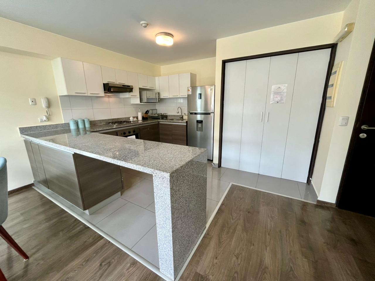 EXELENTE DUPLEX DE 1 HABITACION EN MIRAFLORES Y VENTANAS ANTIRUIDO