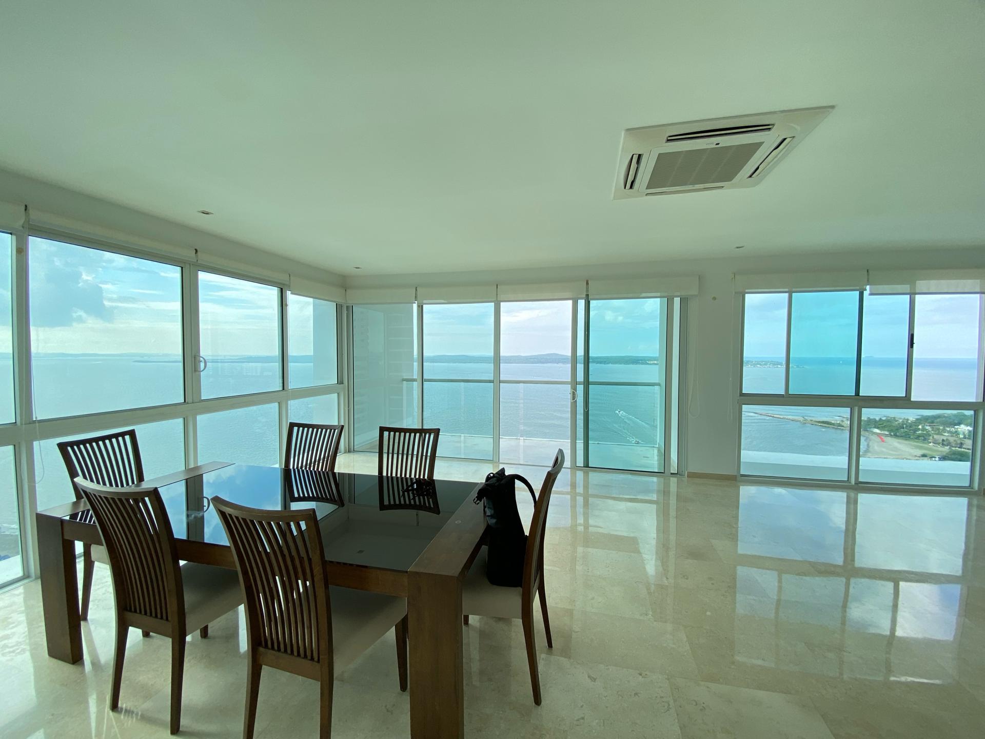 Cartagena- Castillogrande - Apartamento familial de 3 habitaciones Frente al mar Excelente ubicacion