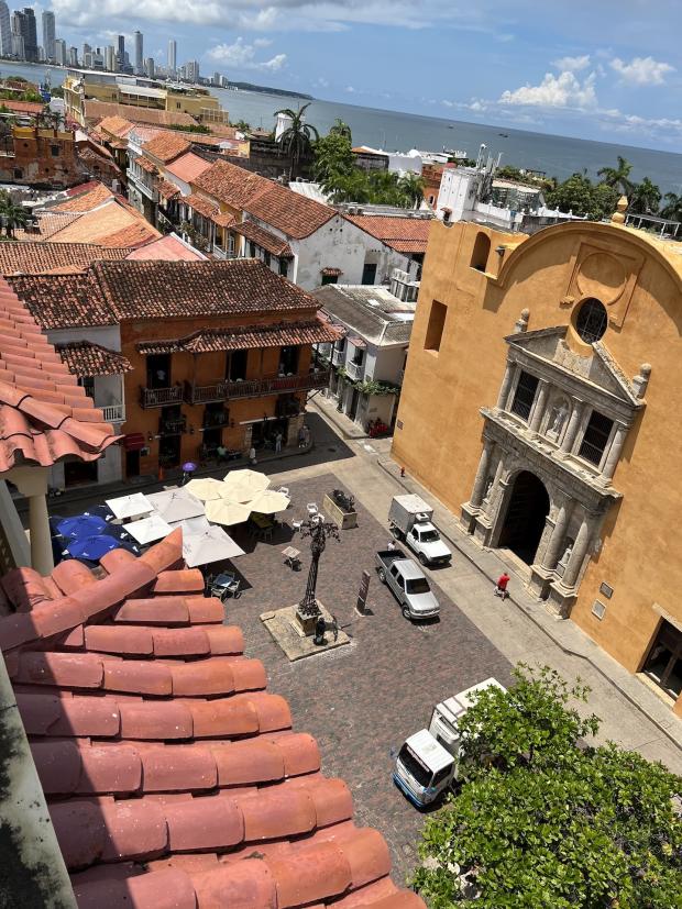 Cartagena – Plaza Santo Domingo – Extraordinary Old City two bedroom apartment – stunning views – Absolutely ‘must’ be seen!