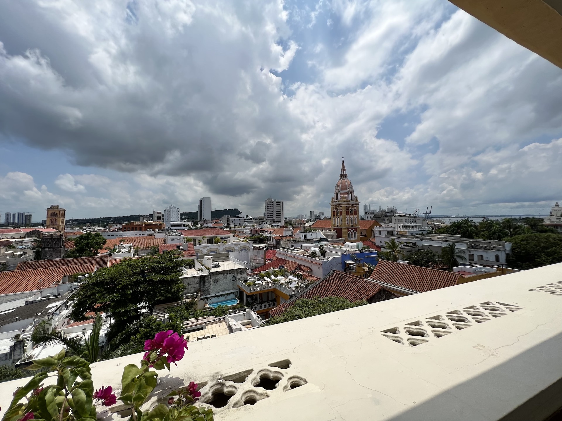 Cartagena – Plaza Santo Domingo – Extraordinary Old City two bedroom apartment – stunning views – Absolutely ‘must’ be seen!