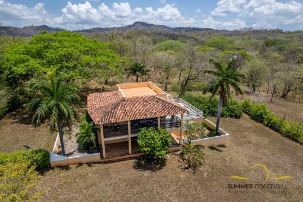 Casa Avellanas! Spacious 3 bedroom Home with large lot