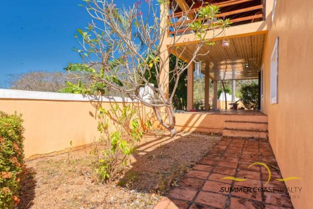 Casa Avellanas! Spacious 3 bedroom Home with large lot