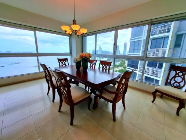 BALBOA AVE GRAND BAY WATERFRONT LARGE 1 BED APARTMENT FOR SALE PANAMA CITY