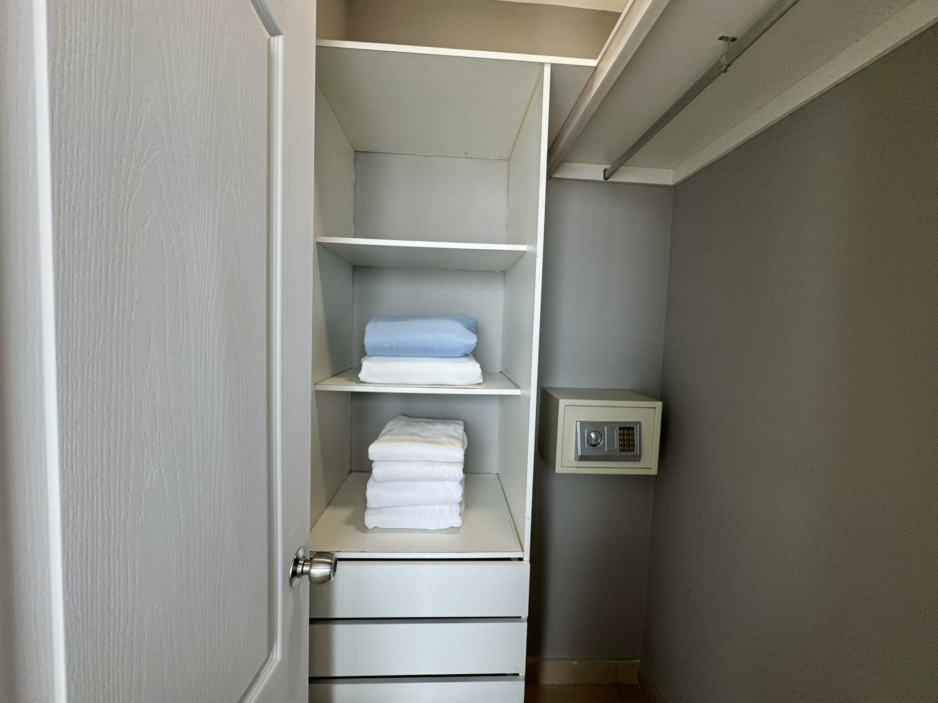 PANAMA SAN FRANCISCO MET 1 APARTMENT WITH 2 BED AND BALCONY FOR SALE