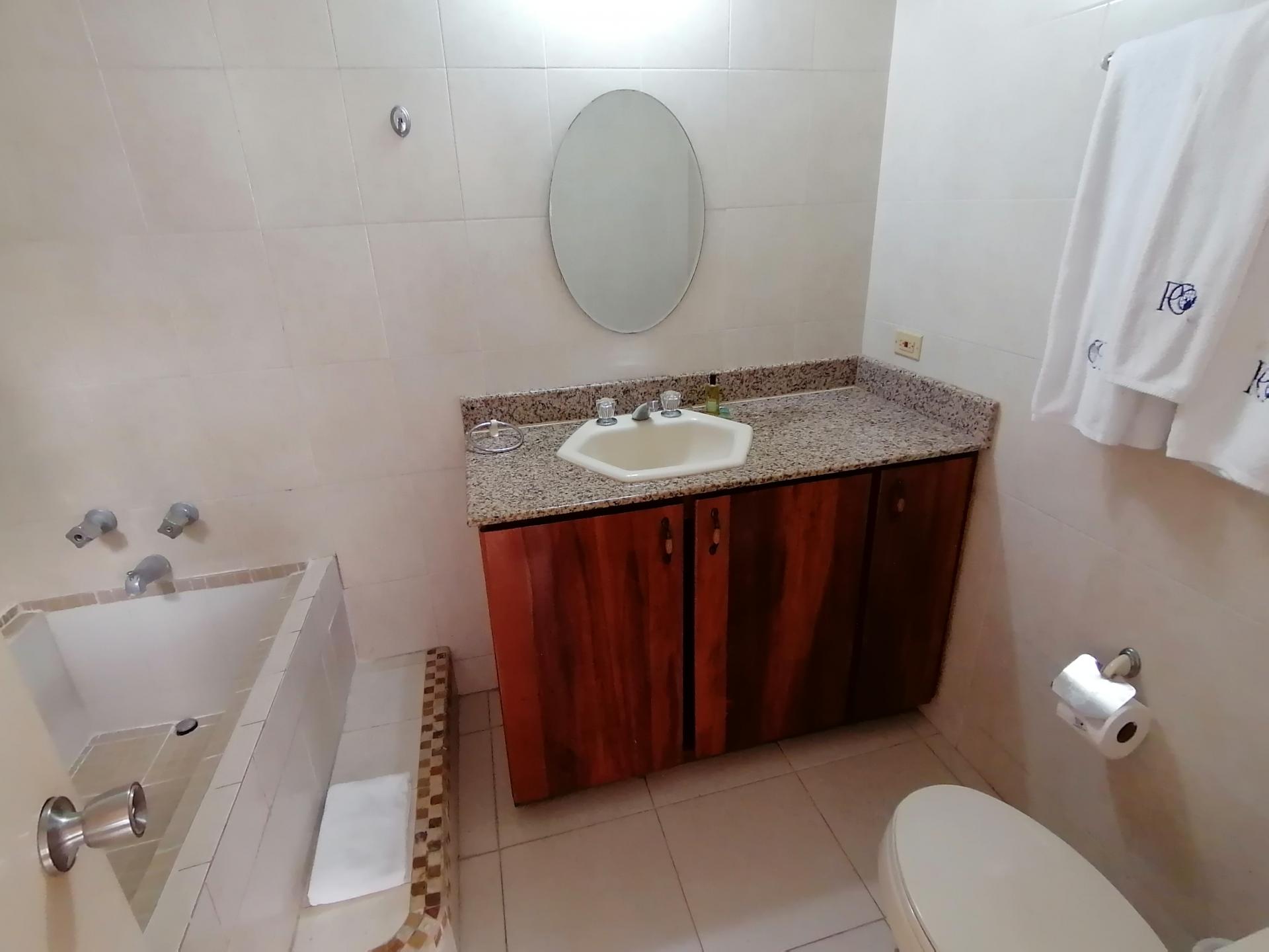 CALLE URUGAY 2 Bed 2.5 BATH APARTMENT IN TWIN TOWERS FOR SALE  PANAMA  CITY