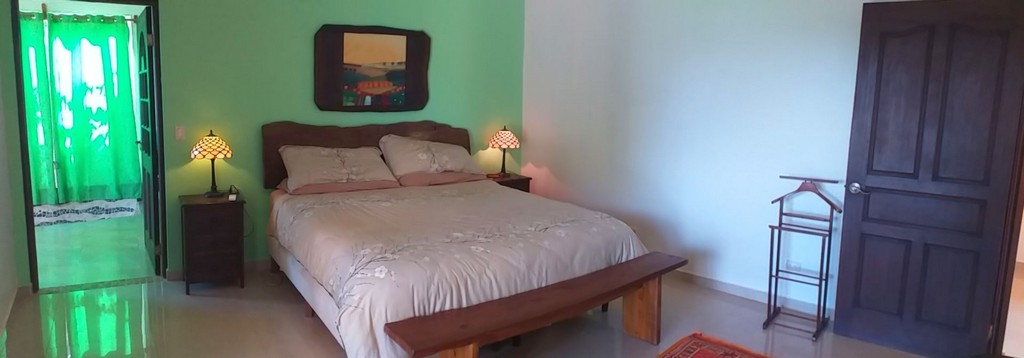 PANAMA ISLA SABOGA CASA DE PLAYA FRENTE AL MAR VILLA LAS OLAS EN VENTA
