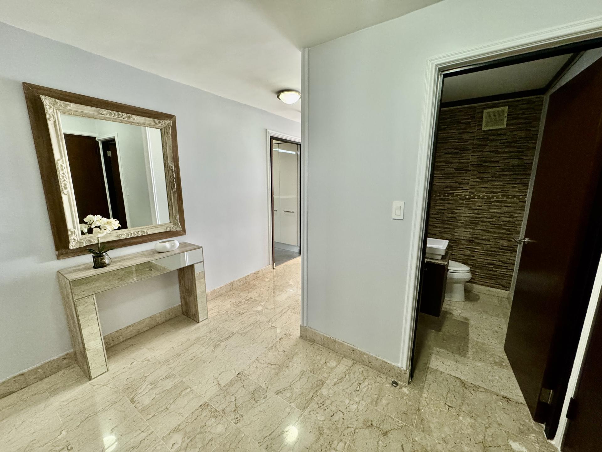 Apartamento Premium de 280 m² en Venta en PH Los Delfines