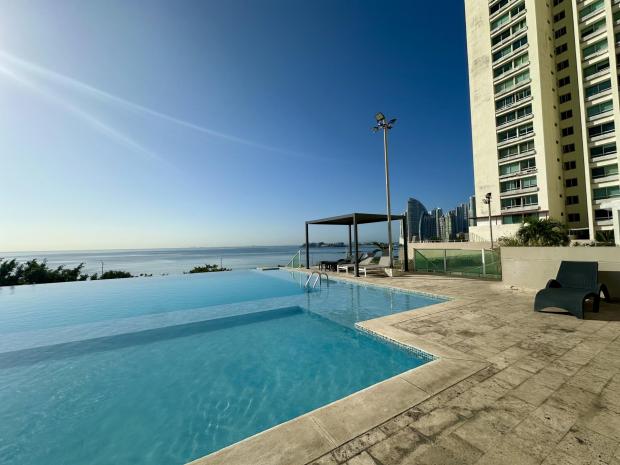 BALCONY WITH CITY VIEW - TERRAMAR