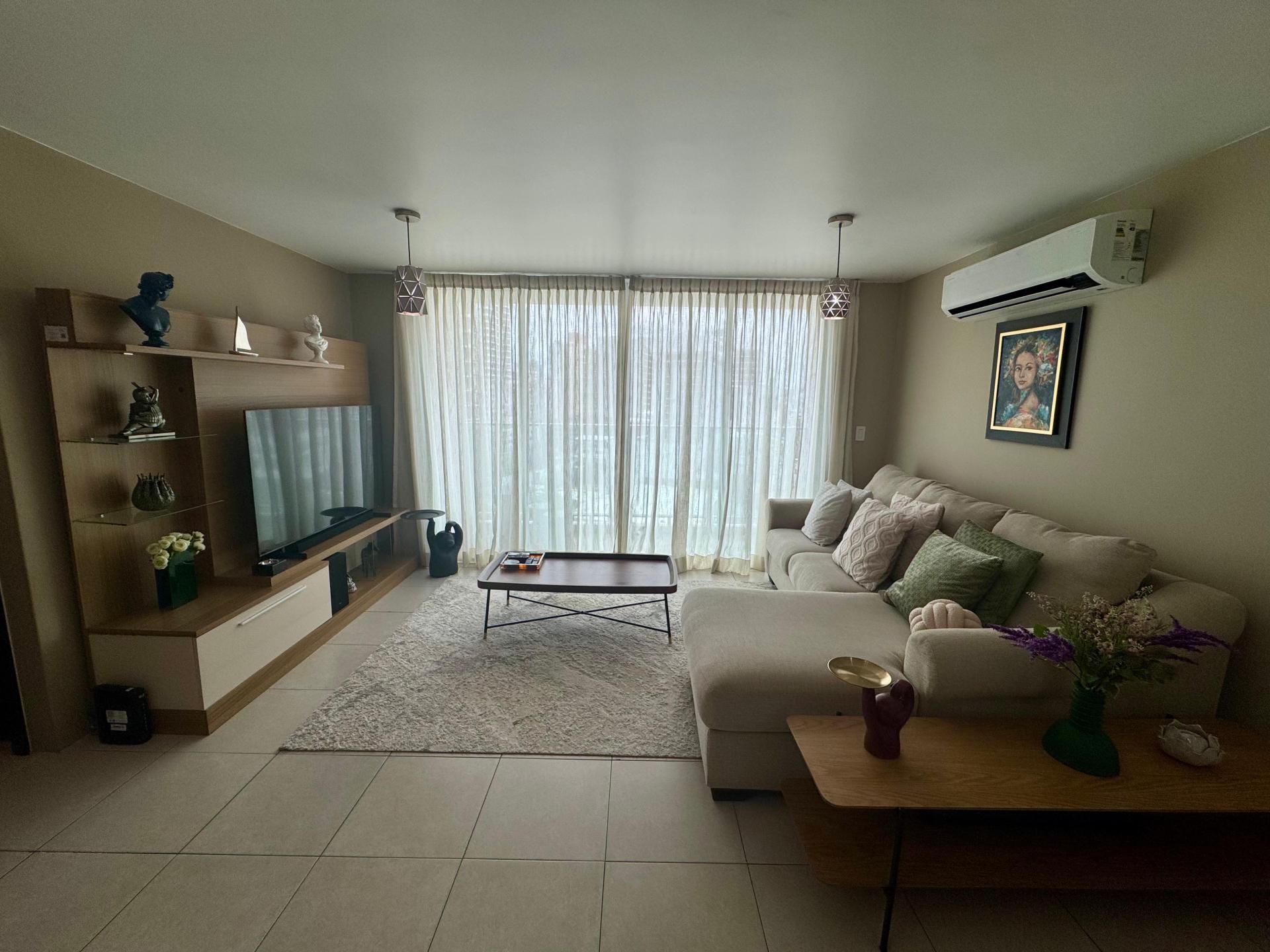 ELEGANTE APARTAMENTO AMOBLADO EN PH TERRAMAR VÍA ISRAEL