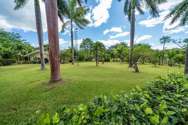 22 Acres Estate Home 10 minutes from Tamarindo Beach