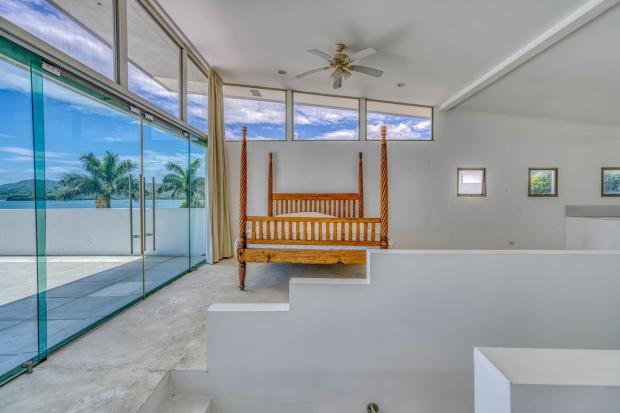5 bedroom beachfront home for sale in Playa Potrero