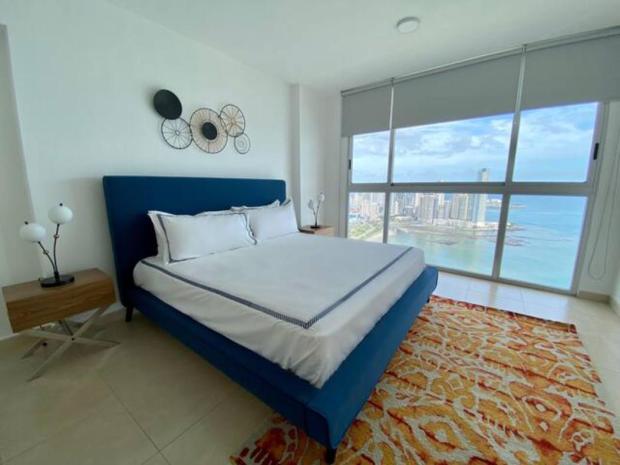 PENTHOUSE PH WHITE AV BALBOA 3 BDR SEA VIEW