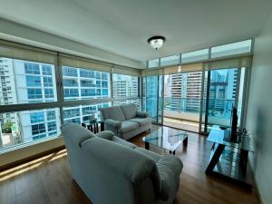 BAYFRONT, OCEANVIEW CONDO FOR SALE – PRIME AVENIDA BALBOA LOCATION WITH STUNNING VIEWS