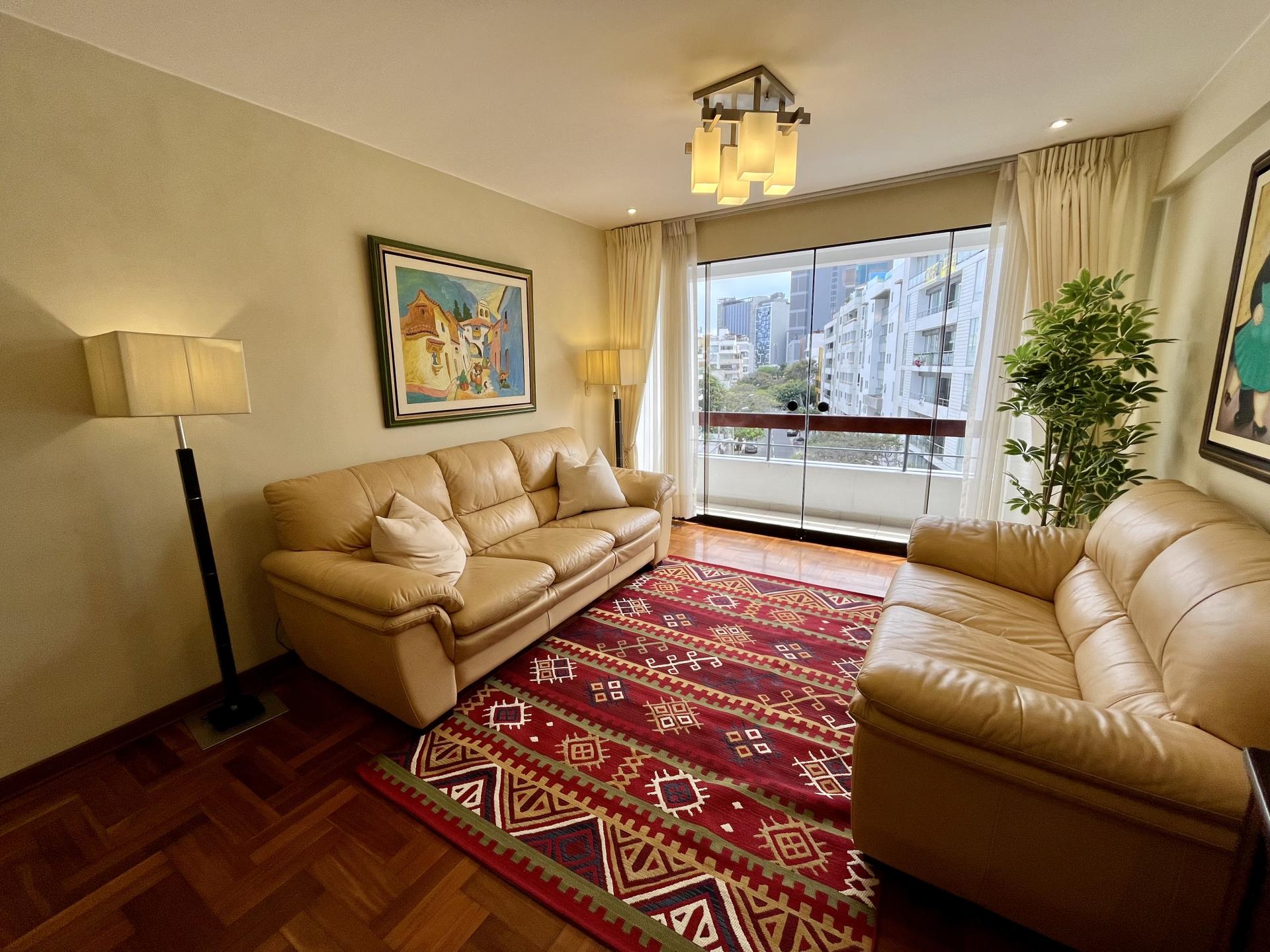 MIRAFLORES 3BED 2BATH APARTMENT NEAR LARCOMAR WITH BALCONY