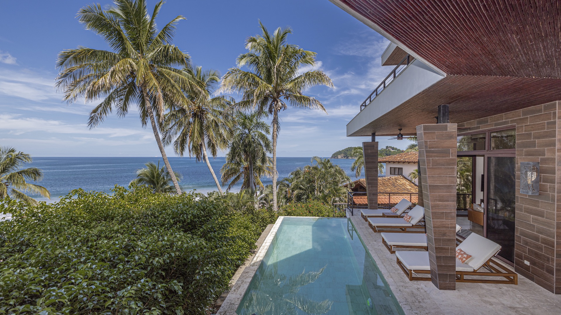 Casa Nautilus, 4 bedroom beachfront home in Playa Flamingo