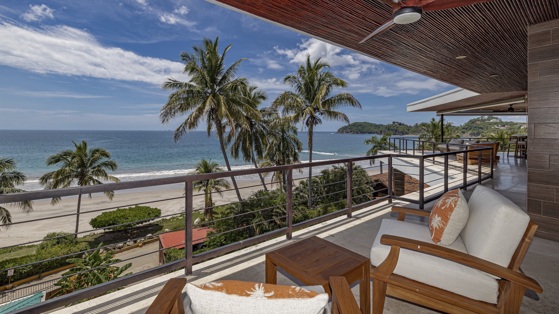 Casa Nautilus, 4 bedroom beachfront home in Playa Flamingo