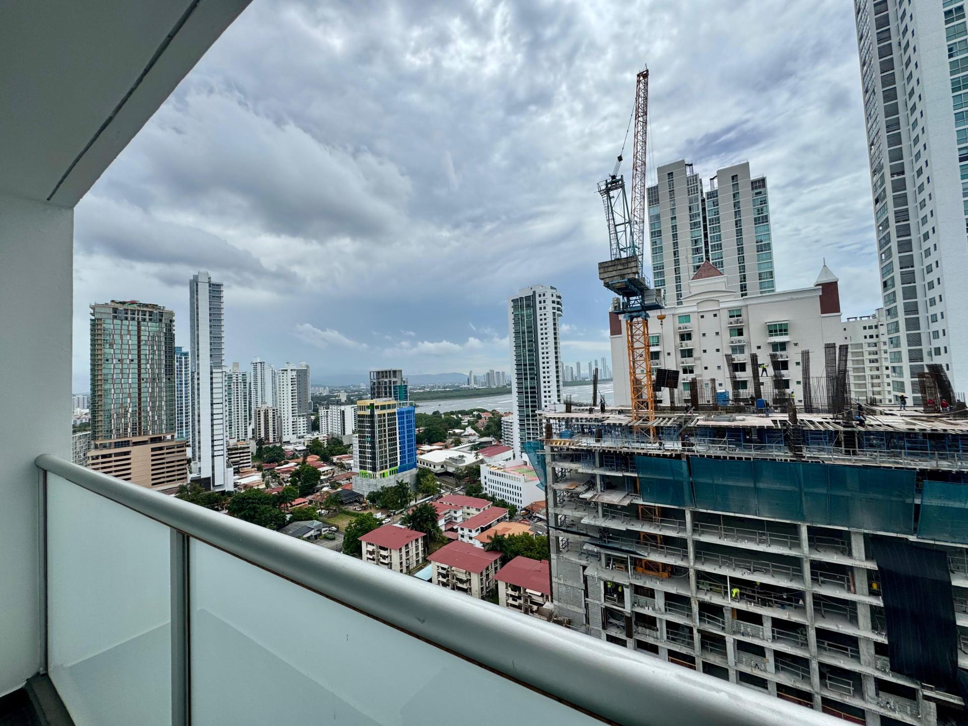 MODERN APARTMENT FOR RENT IN PH MOON TOWER – COCO DEL MAR