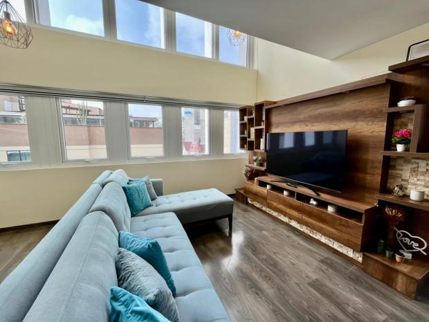 Élégant duplex 1 chambre à Miraflores avec fenêtres insonorisées à vendre