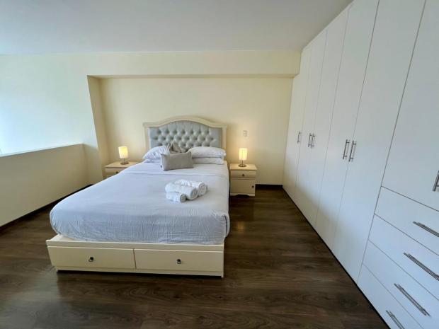 Élégant duplex 1 chambre à Miraflores avec fenêtres insonorisées à vendre